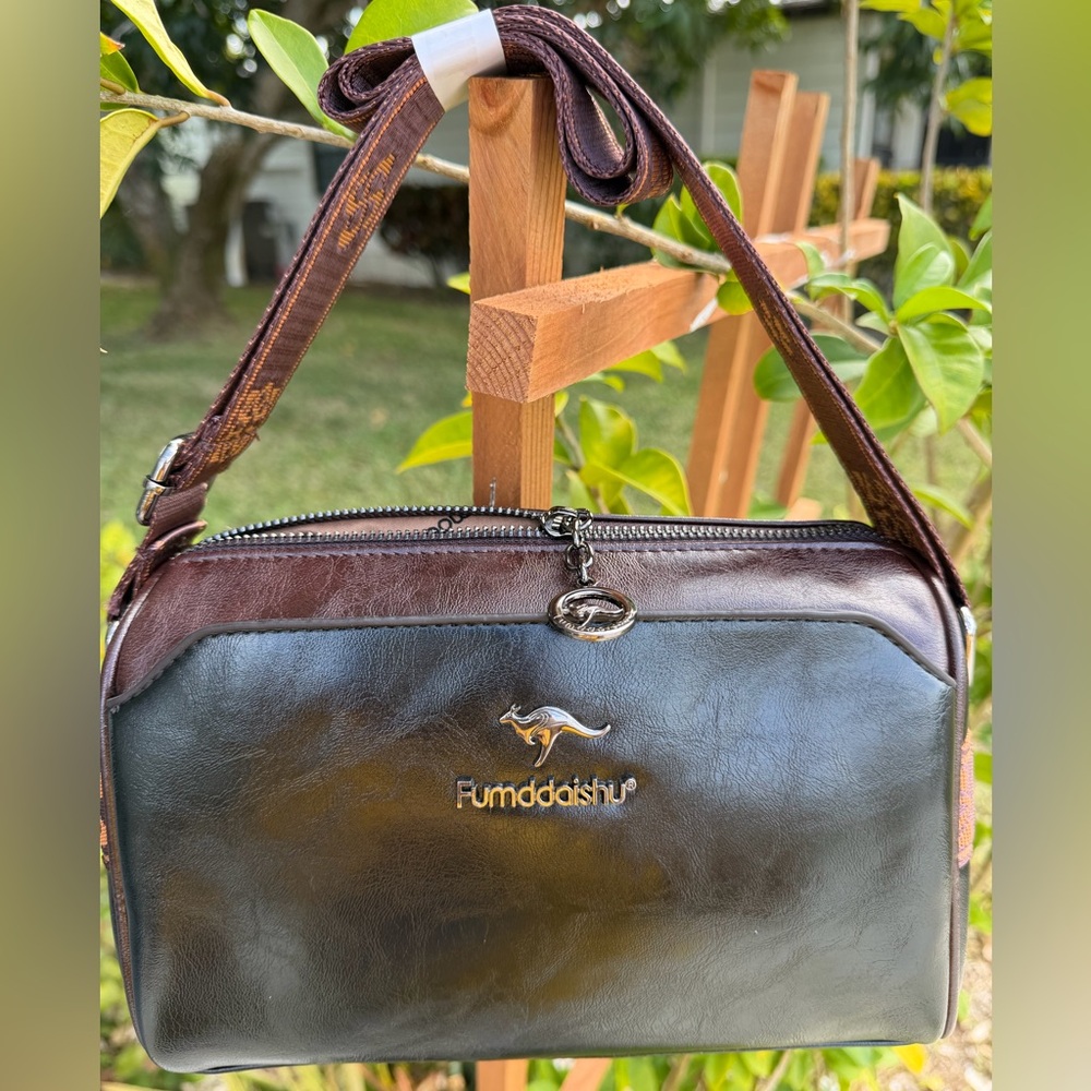 FUMDDAISHU FASHION Soft Leather Crossbody Versatile Boston Bag Black and Brown - Picture 11 of 15